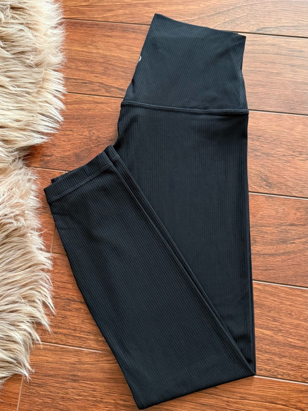 Size 6 lululemon align HR 25” Black ribbed leggings, #activewear